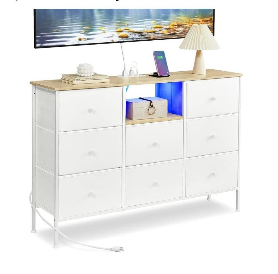 Furniture piece - 8 cabinet dresser